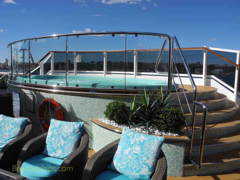 Hot tub,  Carnival Vista, cruise ship