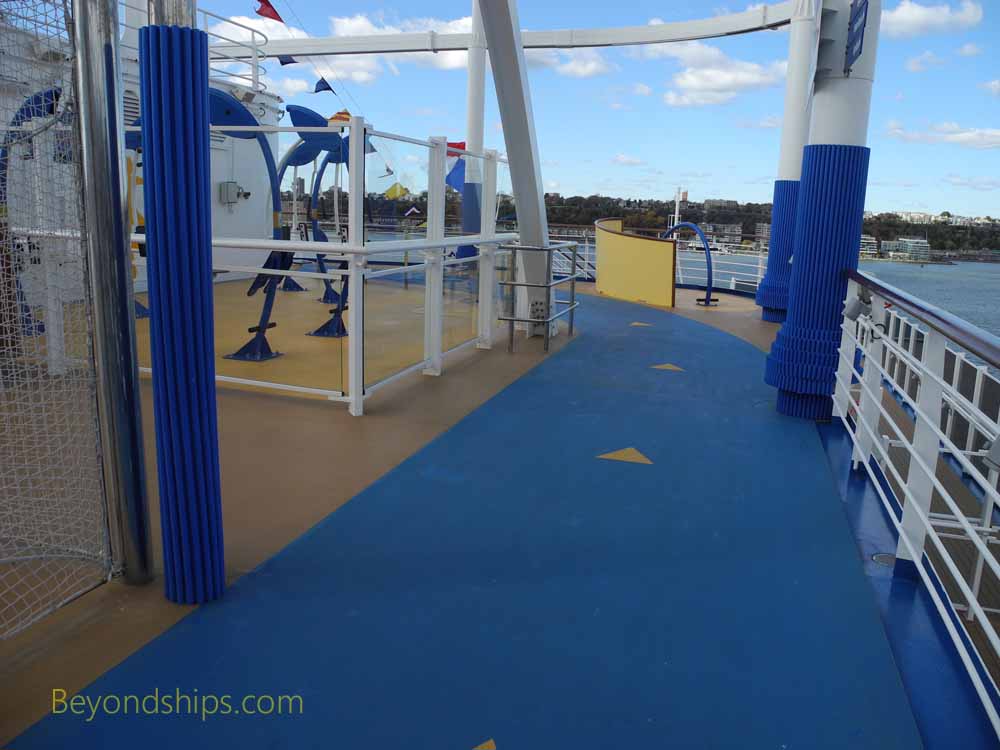 Cruise ship Freedom of the Seas, jogging trail