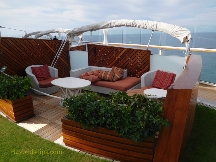 Cruise ship Celebrity Reflection Lawn Club