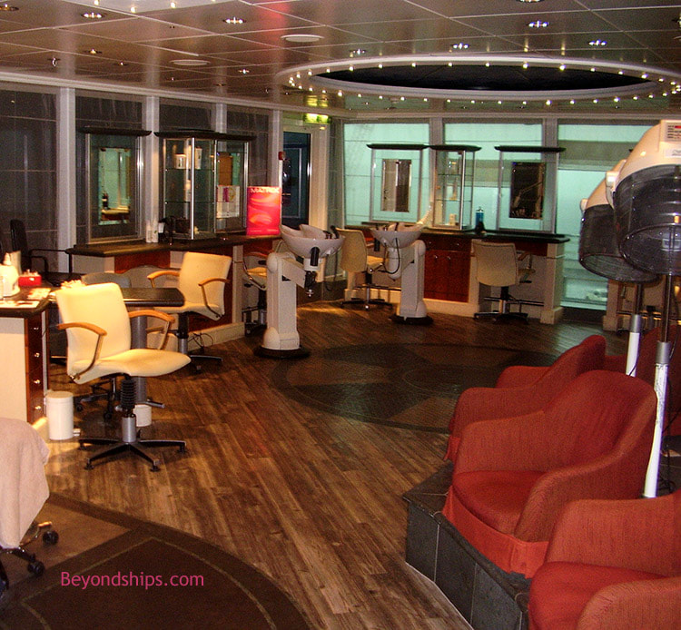 Cruise ship Aurora salon