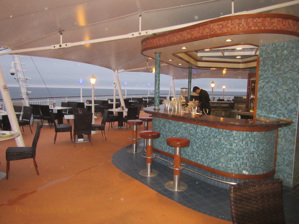 Cruise ship Norwegian Jade, bars and lounges, Great Outdoors Bar