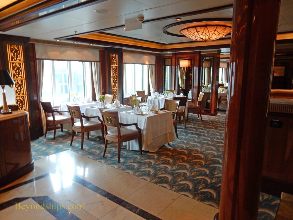 Cruise ship Queen Elizabeth Britannia Club