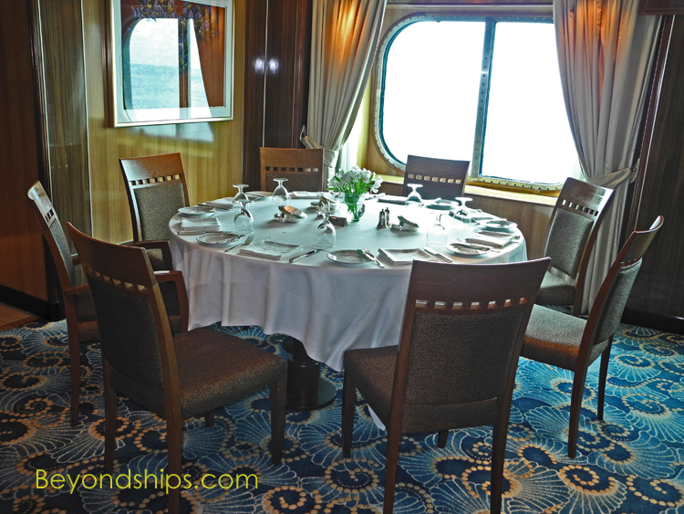 Queen Mary 2 Britannia dining room