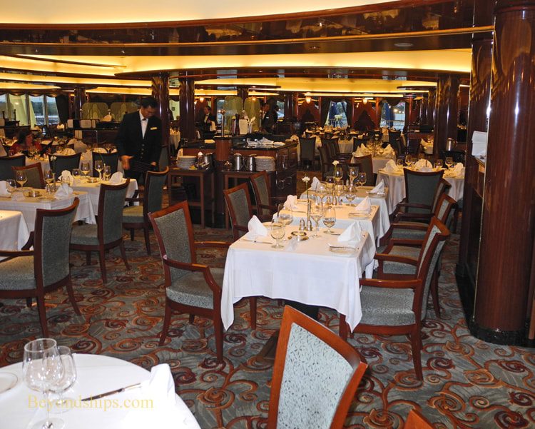 Cruise ship Queen Victoria Britannia Restaurant