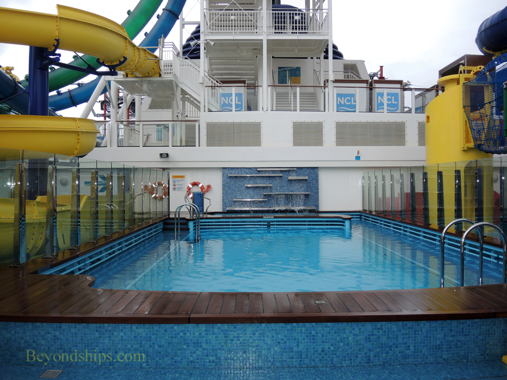 Norwegian Escape cruise ship pool area