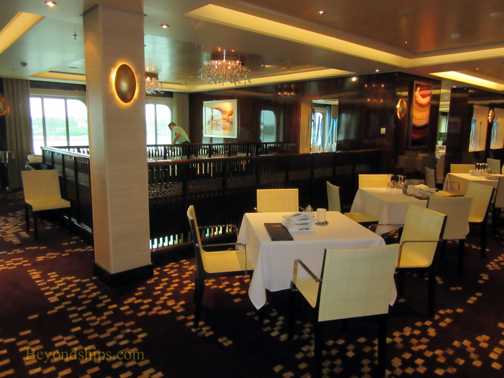 cruise ship Norwegian Escape, main dining rooms