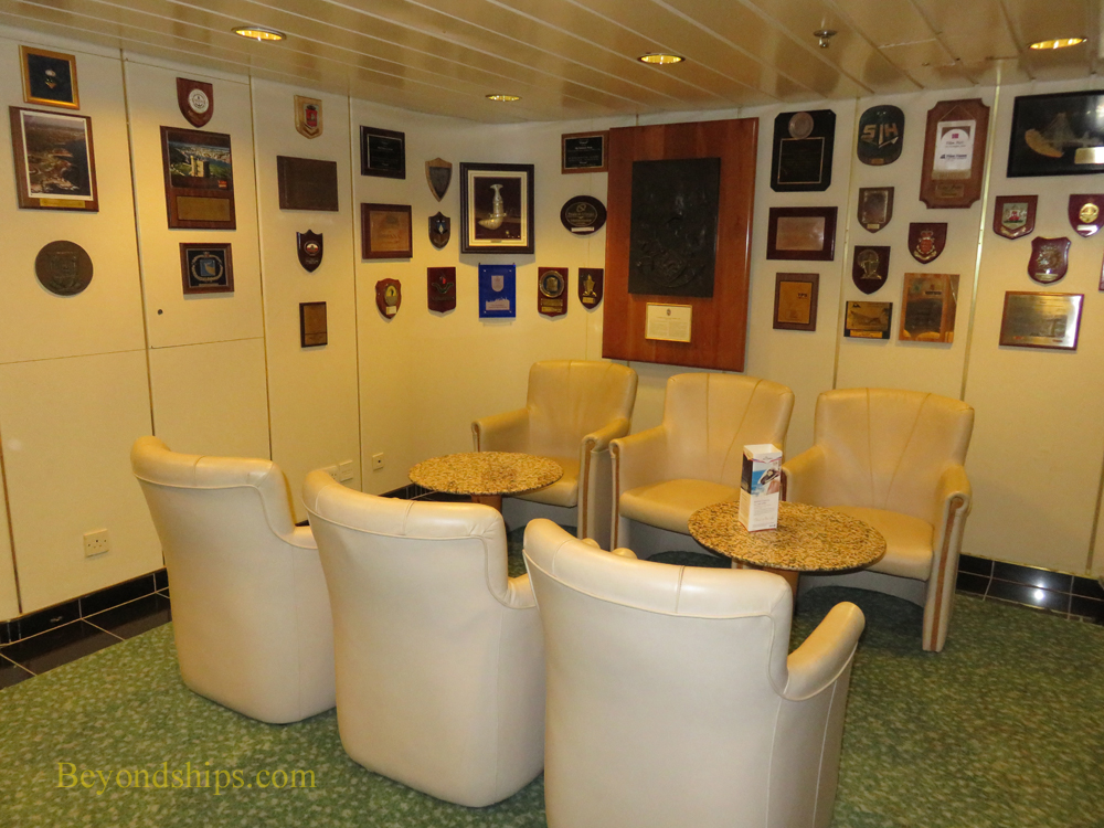 Cruise ship Oriana, decor