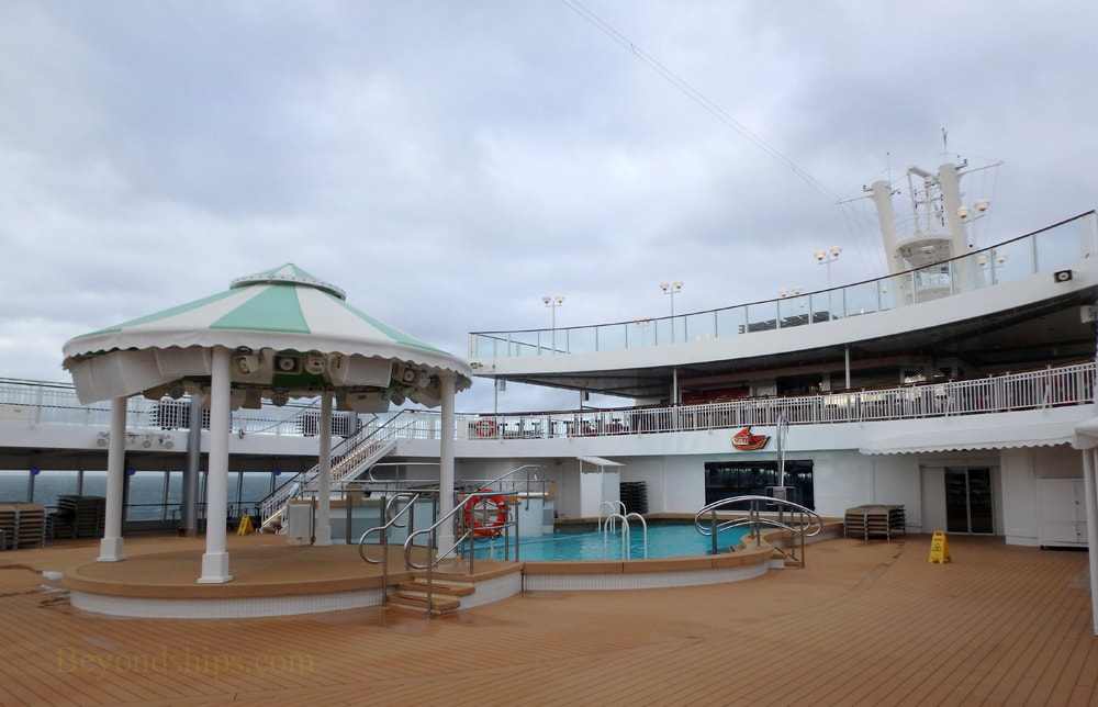 Cruise ship Norwegian Jade, pool deck
