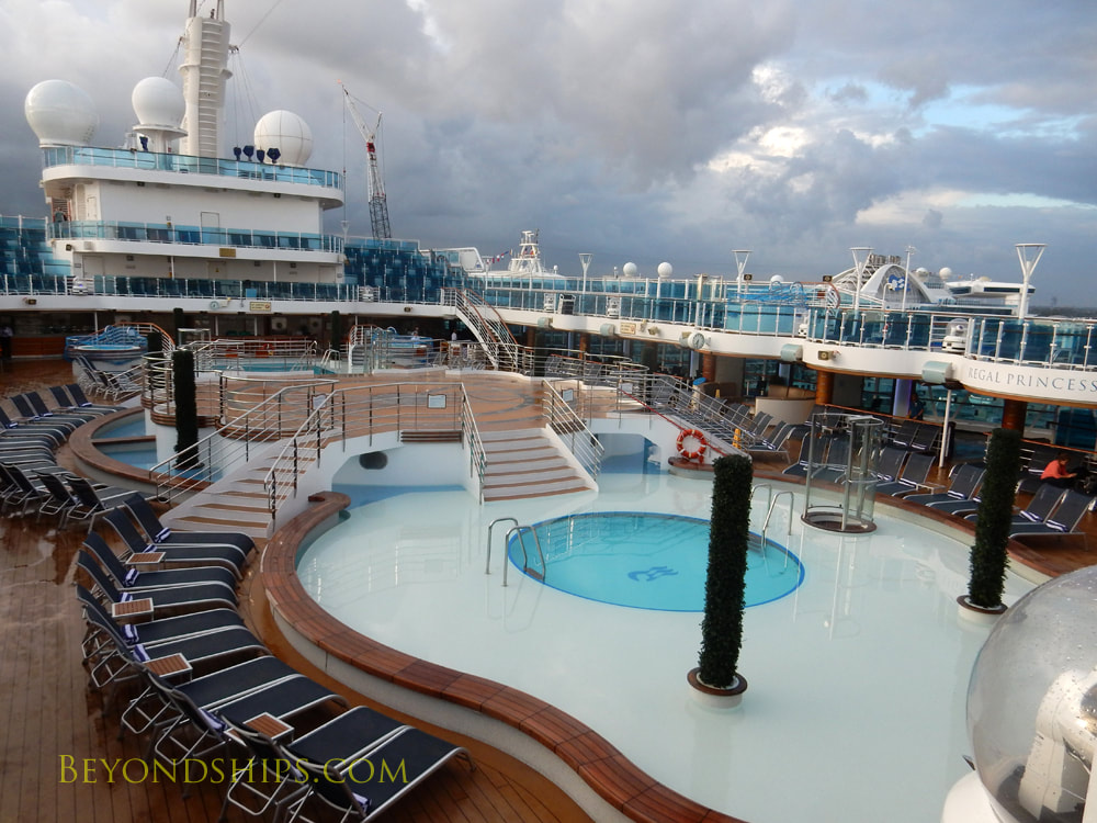 Cruise ship Regal Princess pools