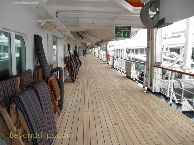 Cruise ship Veendam, pools and sports facilities