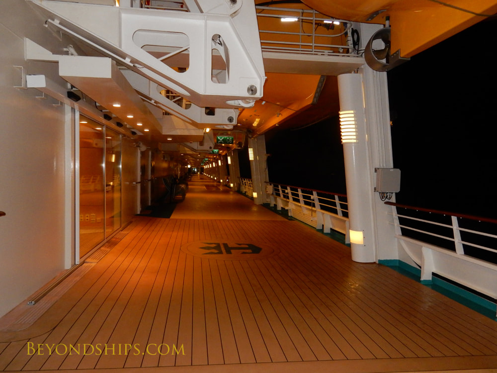Cruise ship Mariner of the Seas,  outdoor promenade