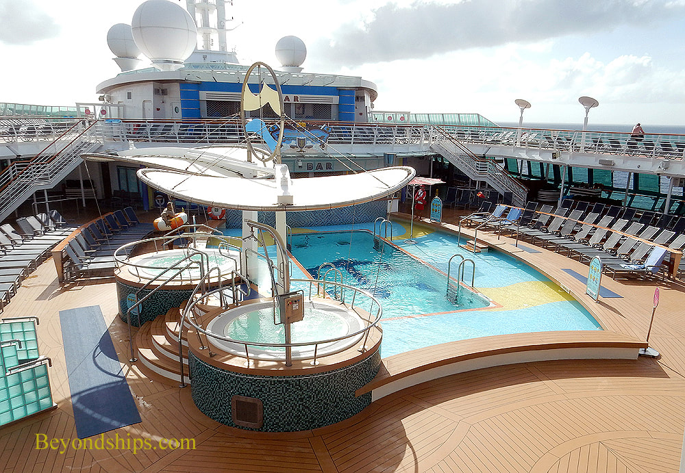 Cruise ship Serenade of the Seas pools