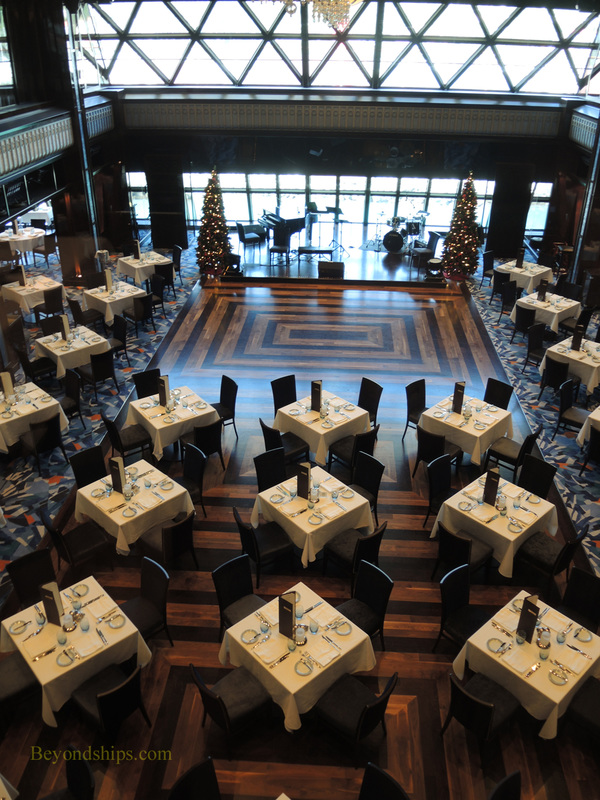Picture cruise ship Norwegian Escape, main dining rooms