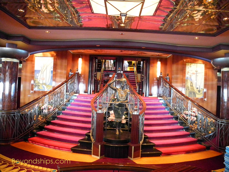 Grand Pacific dining room, Norwegian Gem cruise ship