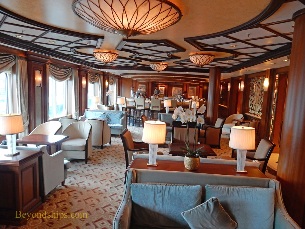 Cruise ship Queen Elizabeth bars and lounges