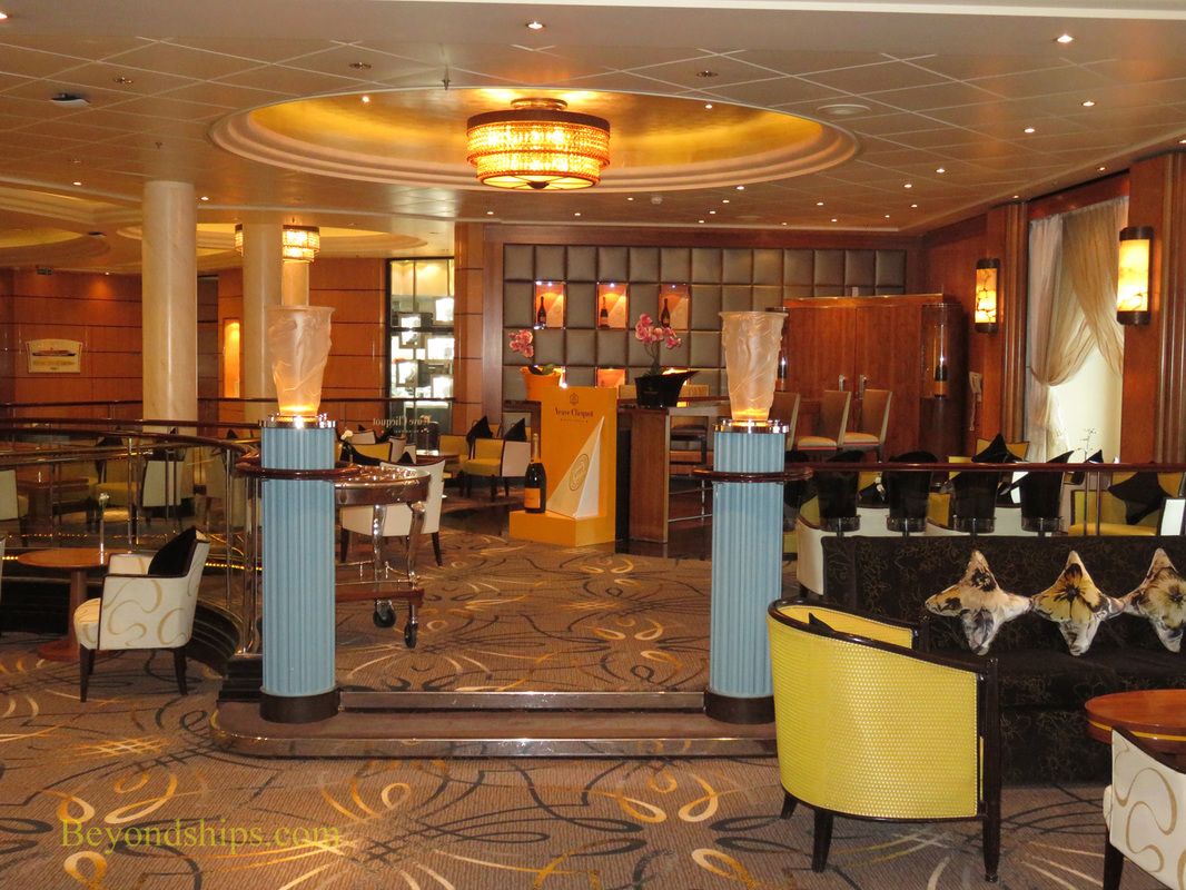Queen Mary 2, bars and lounges