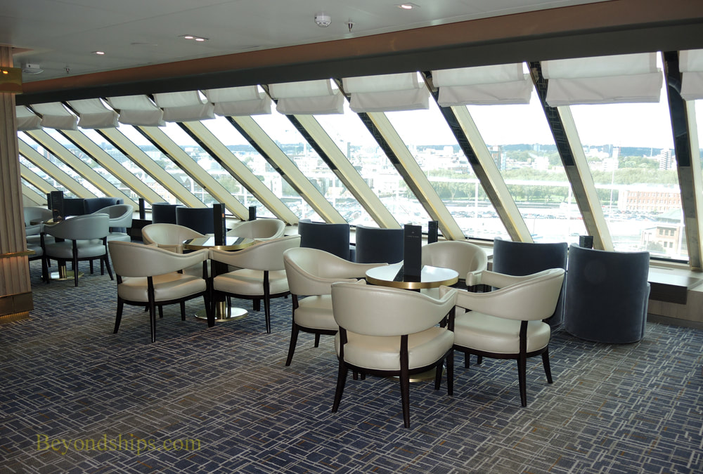 Cruise ship Veendam bars and lounges