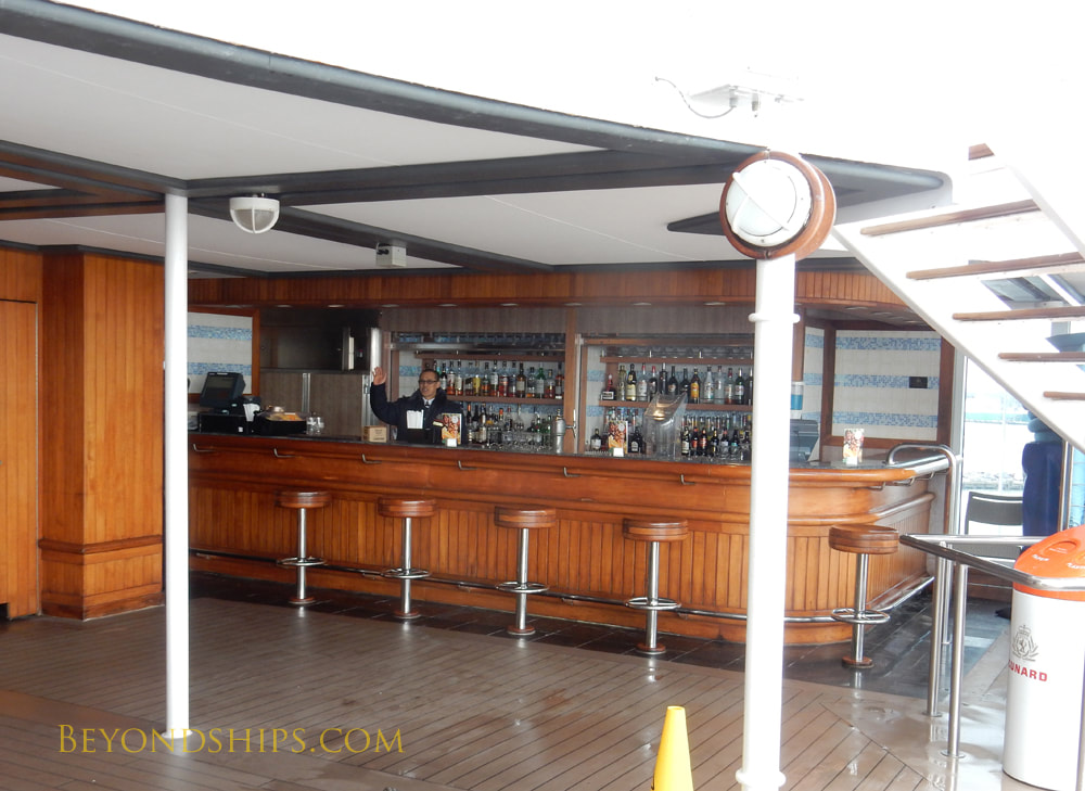 Cruise ship Queen Victoria, bars and lounges