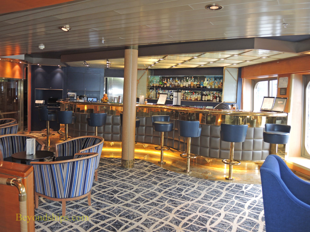 Cruise ship Veendam bars and lounges