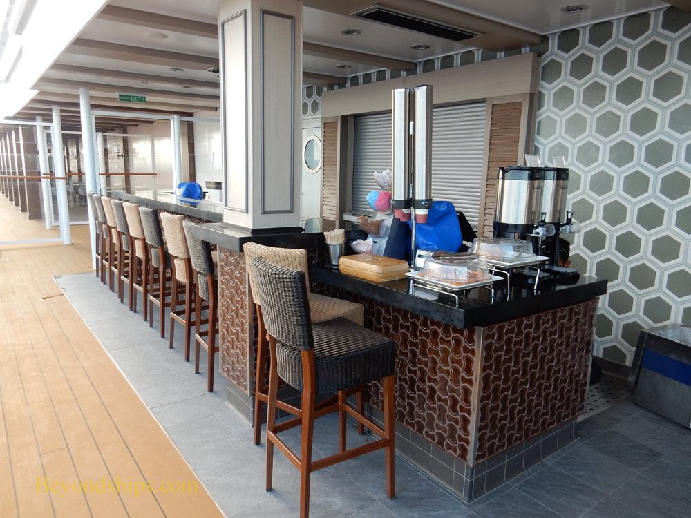 Cruise ship Norwegian Bliss bars and lounges