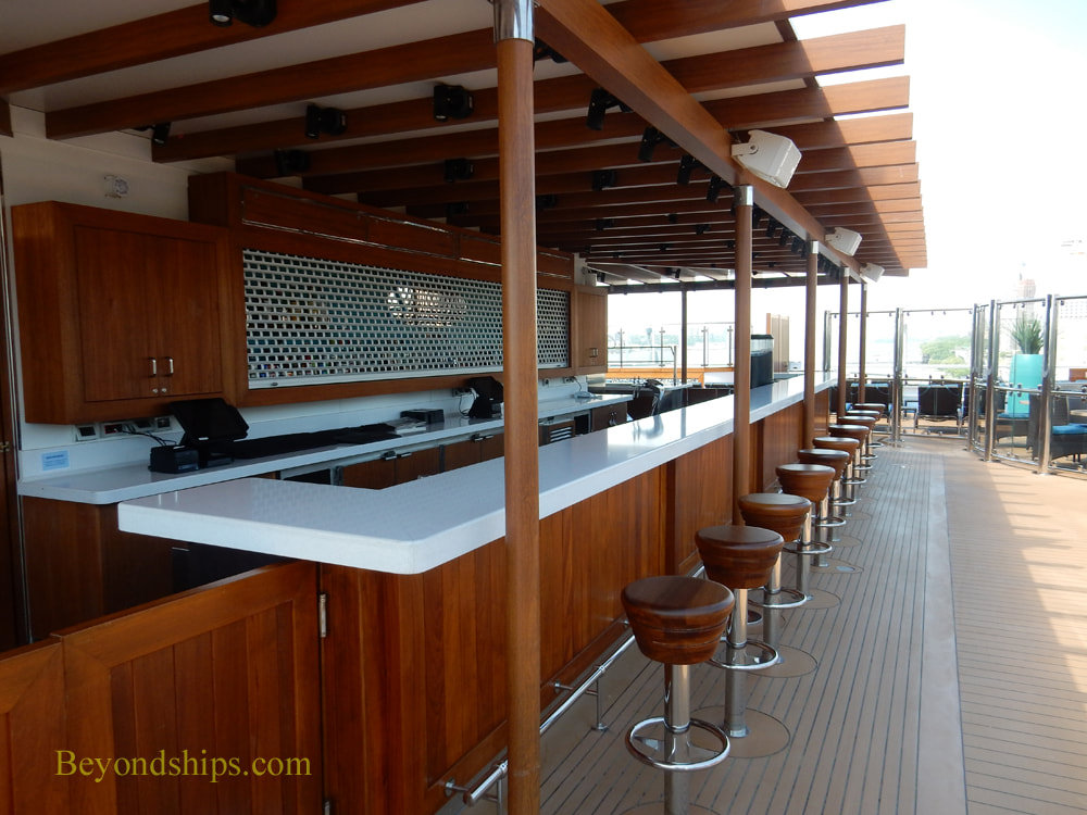 Serenity Bar, Bars and lounges, Carnival Horizon , cruise ship
