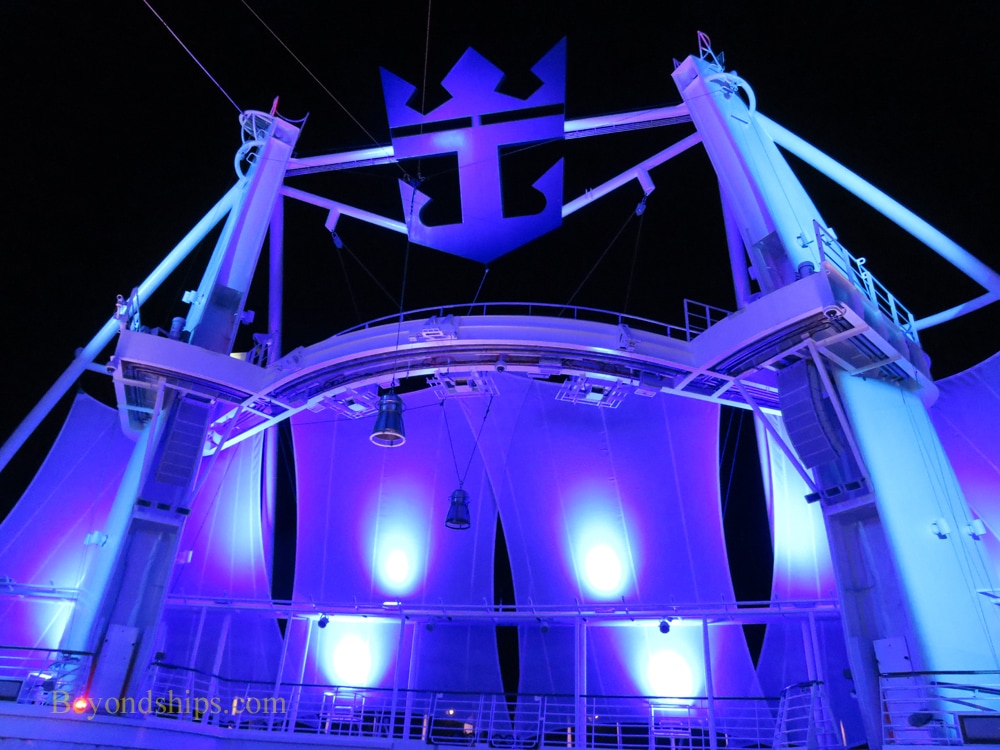 Harmony of the Seas, Aqua Theater, diving platforms