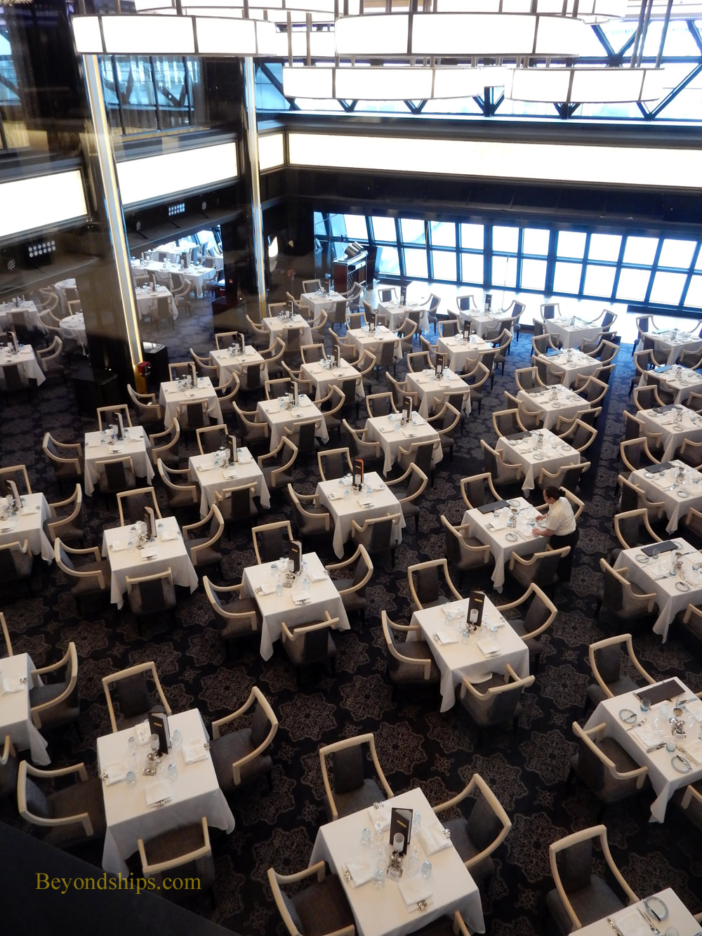 Manhattan dining room, cruise ship Norwegian Bliss