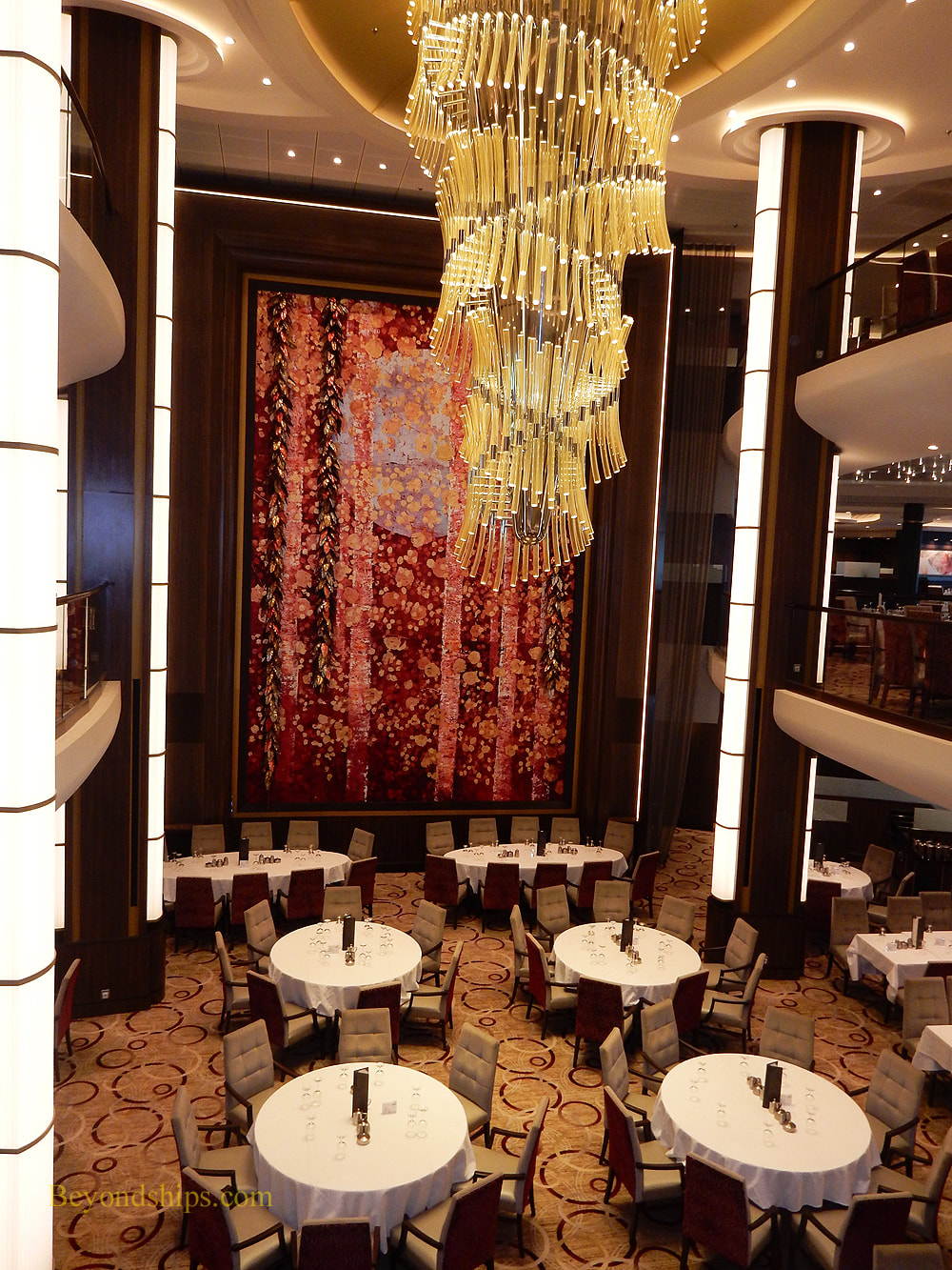 Symphony of the Seas, dining room