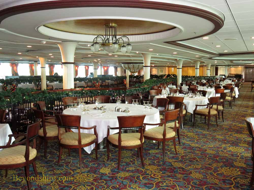 Cruise ship Enchantment of the Seas, main dining room