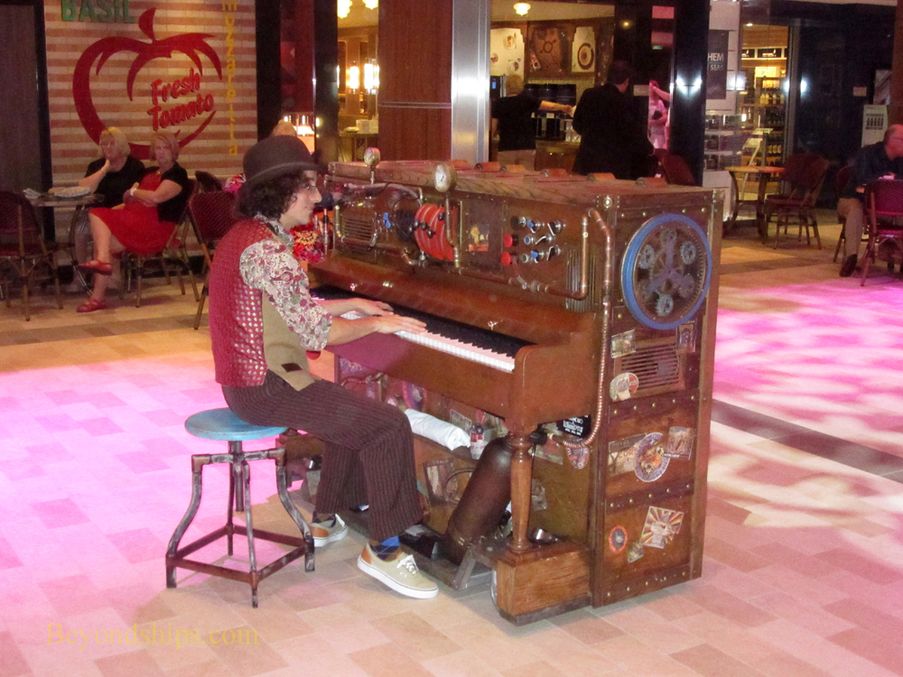 Anthem of the Seas, piano player