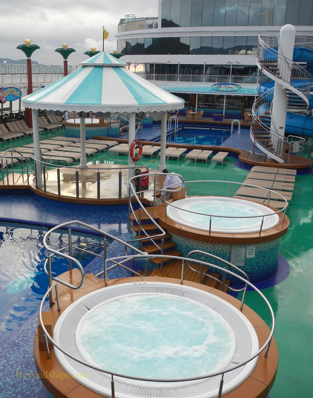 Norwegian Gem cruise ship, pool area