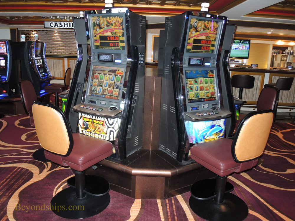 Casino, Spinnaker Lounge, Norwegian Gem cruise ship