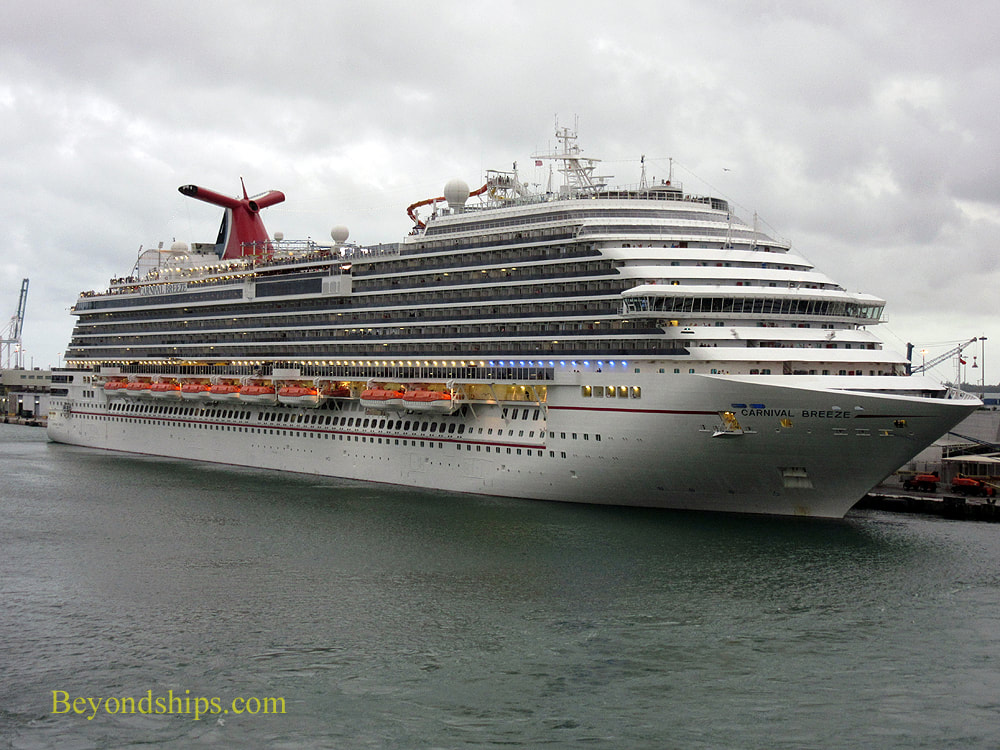 Cruise ship Carnival Breeze 