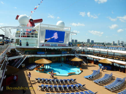 Main pool area, Carnival Horizon, cruise ship