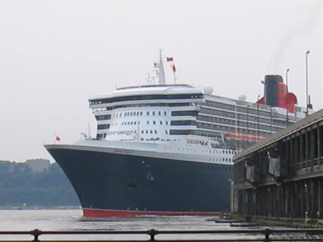 Queen Mary 2 ocean liner cruise ship