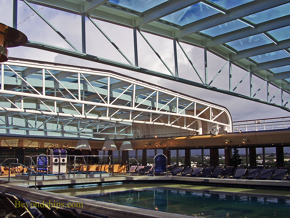 Cruise ship Noordam, pool areas