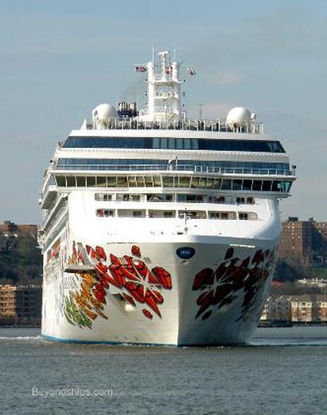 Cruise ship Norwegian Gem