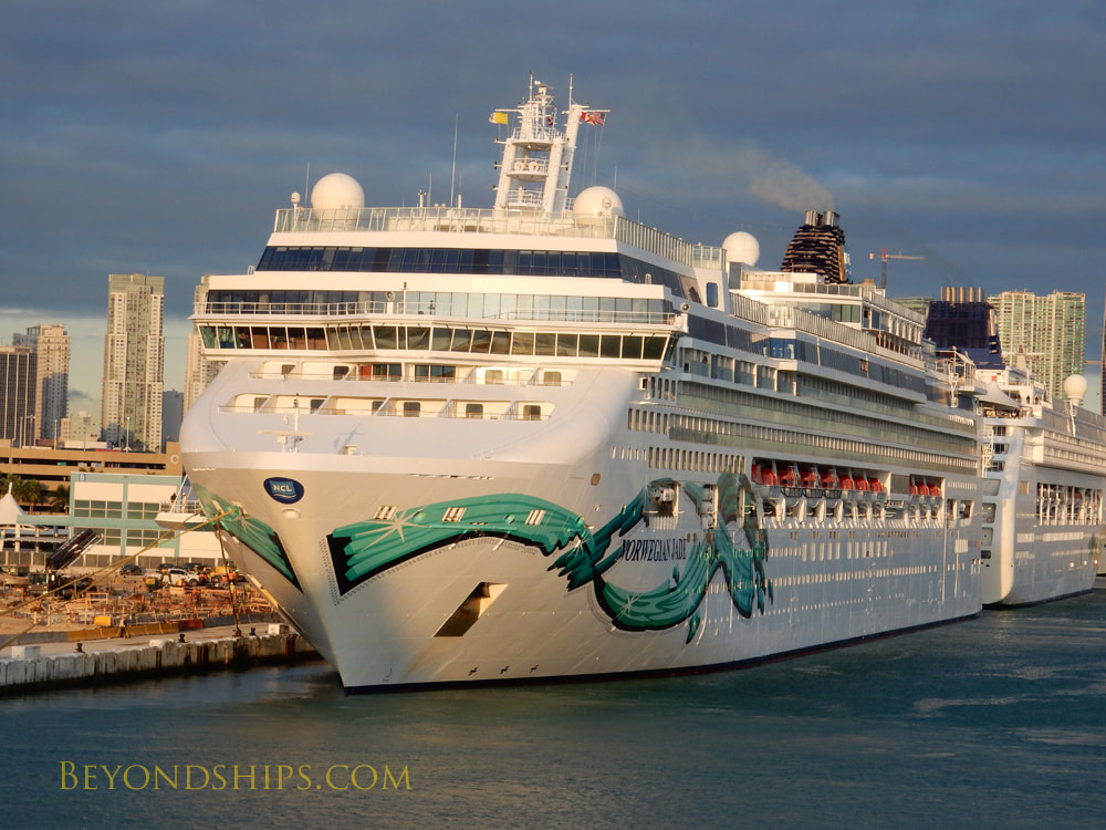 Cruise ship Norwegian Jade