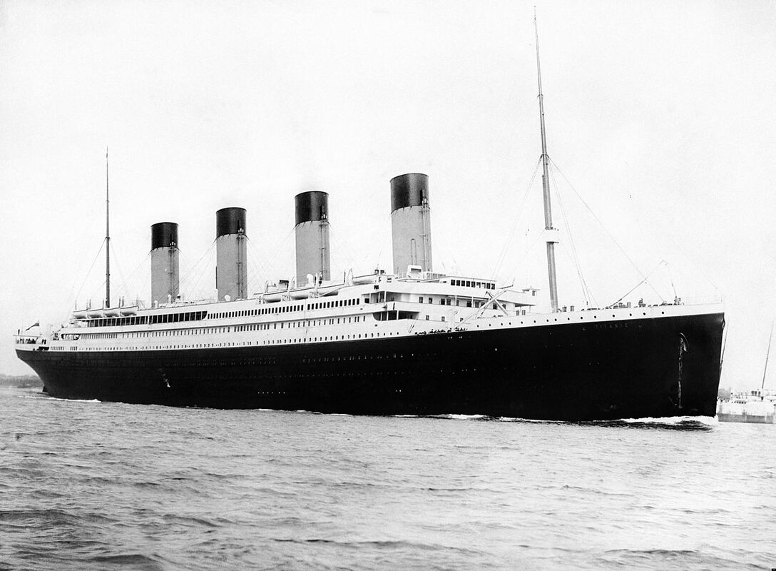 RMS TITANIC ocean liner