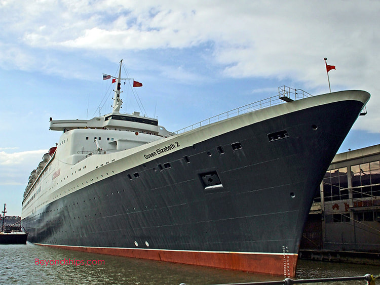 Queen Elizabeth 2 QE2 ocean liner cruise ship